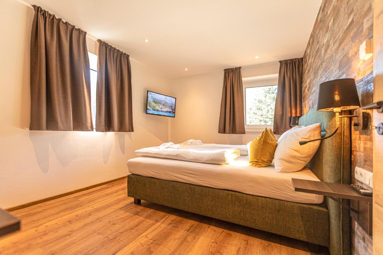 Tevini Boutique Suites By We Rent Zell am See Exteriör bild