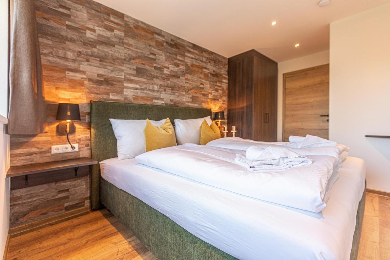 Tevini Boutique Suites By We Rent Zell am See Exteriör bild