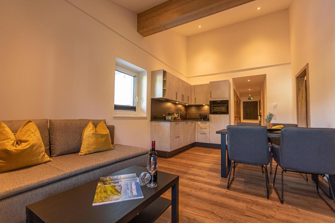 Tevini Boutique Suites By We Rent Zell am See Exteriör bild