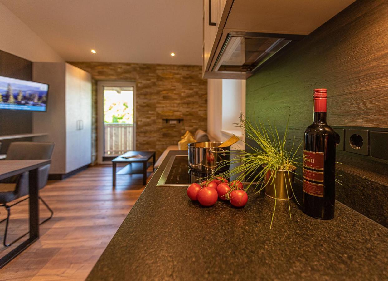 Tevini Boutique Suites By We Rent Zell am See Exteriör bild