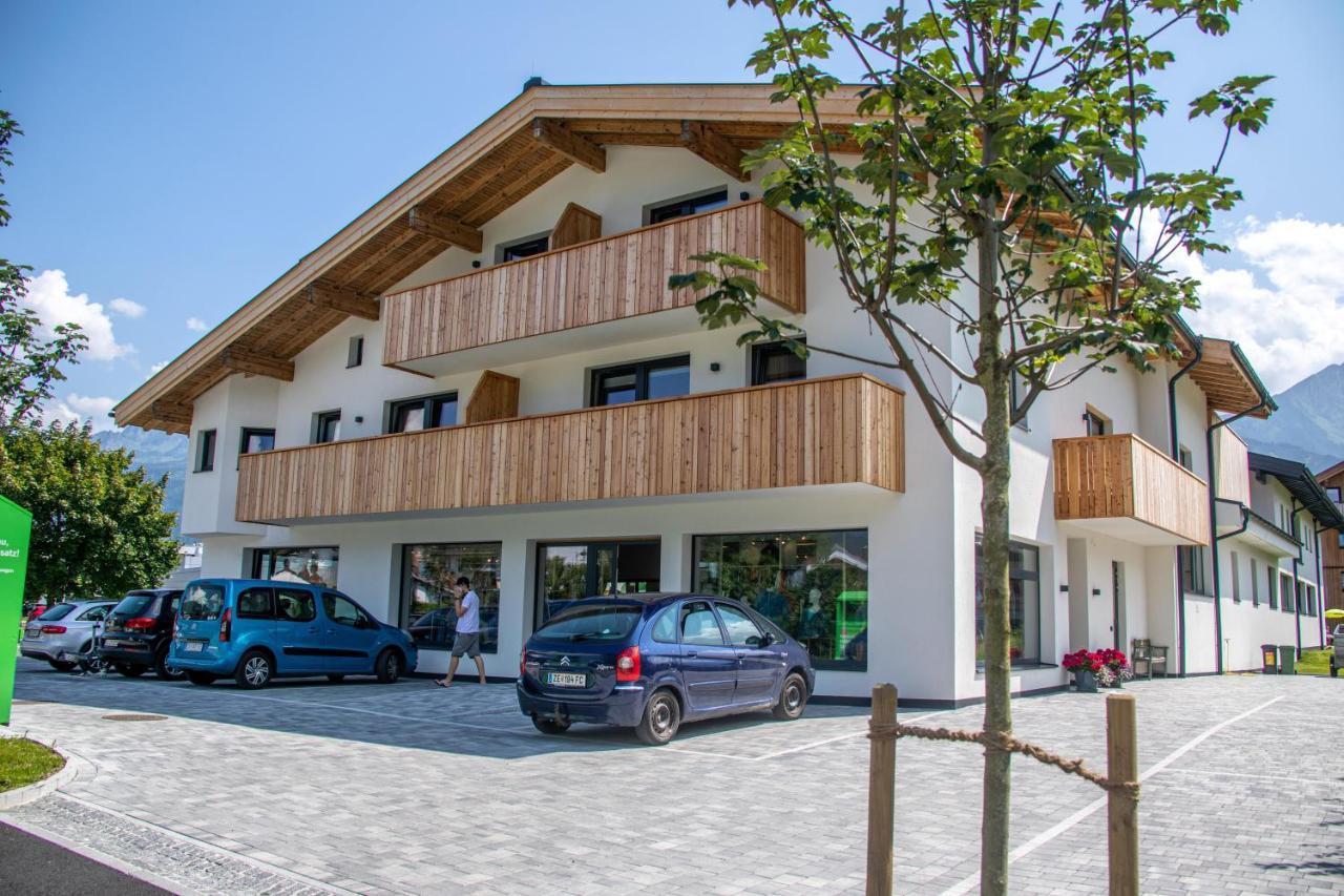 Tevini Boutique Suites By We Rent Zell am See Exteriör bild