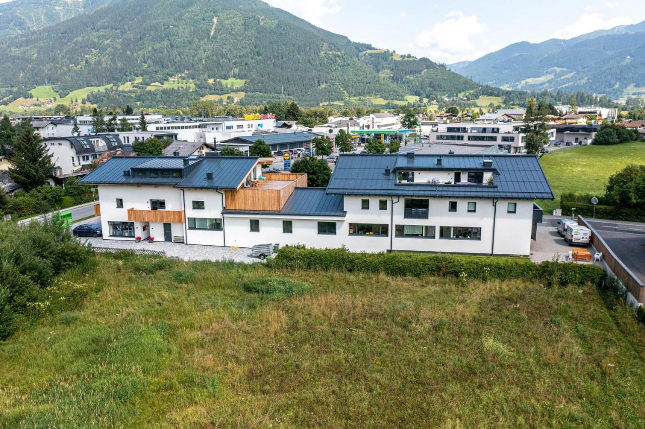 Tevini Boutique Suites By We Rent Zell am See Exteriör bild