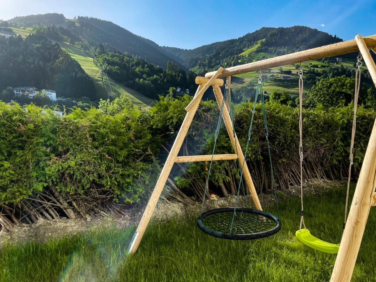 Tevini Boutique Suites By We Rent Zell am See Exteriör bild