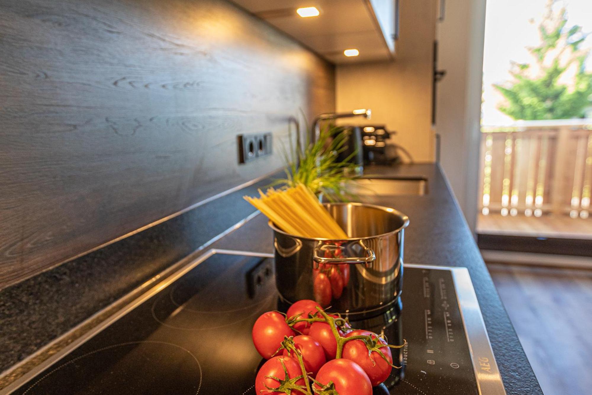 Tevini Boutique Suites By We Rent Zell am See Rum bild