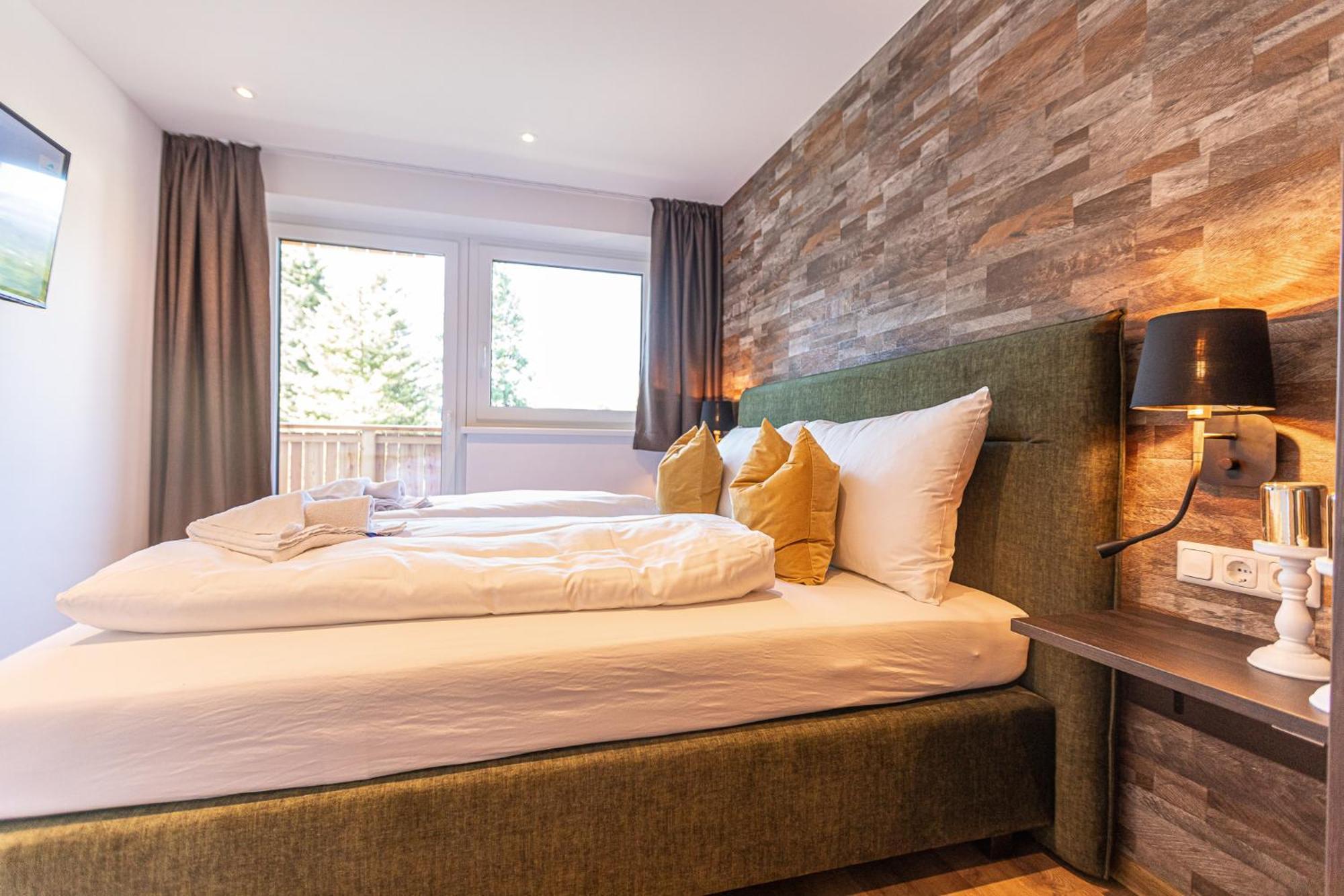 Tevini Boutique Suites By We Rent Zell am See Rum bild